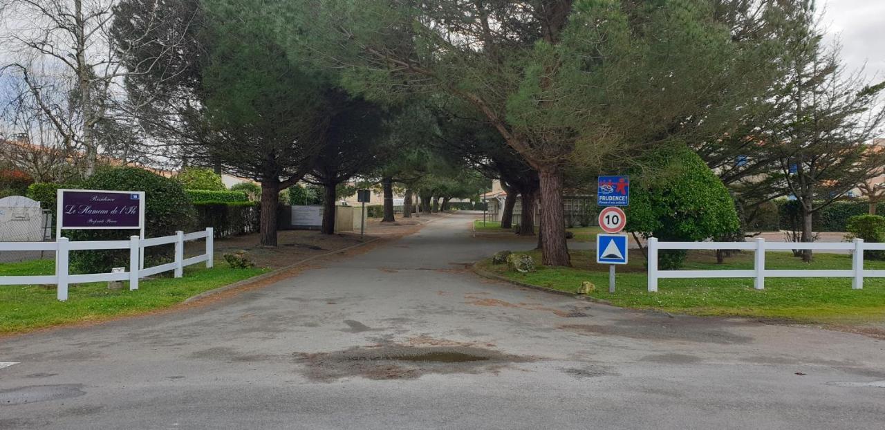 Logement 106 2-4 Personnes 500 m plage classé 2 Etoiles Dolus-d'Oléron Extérieur photo